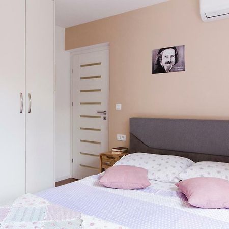 New Modern Apartment Near A Beach In Center Split Exteriör bild