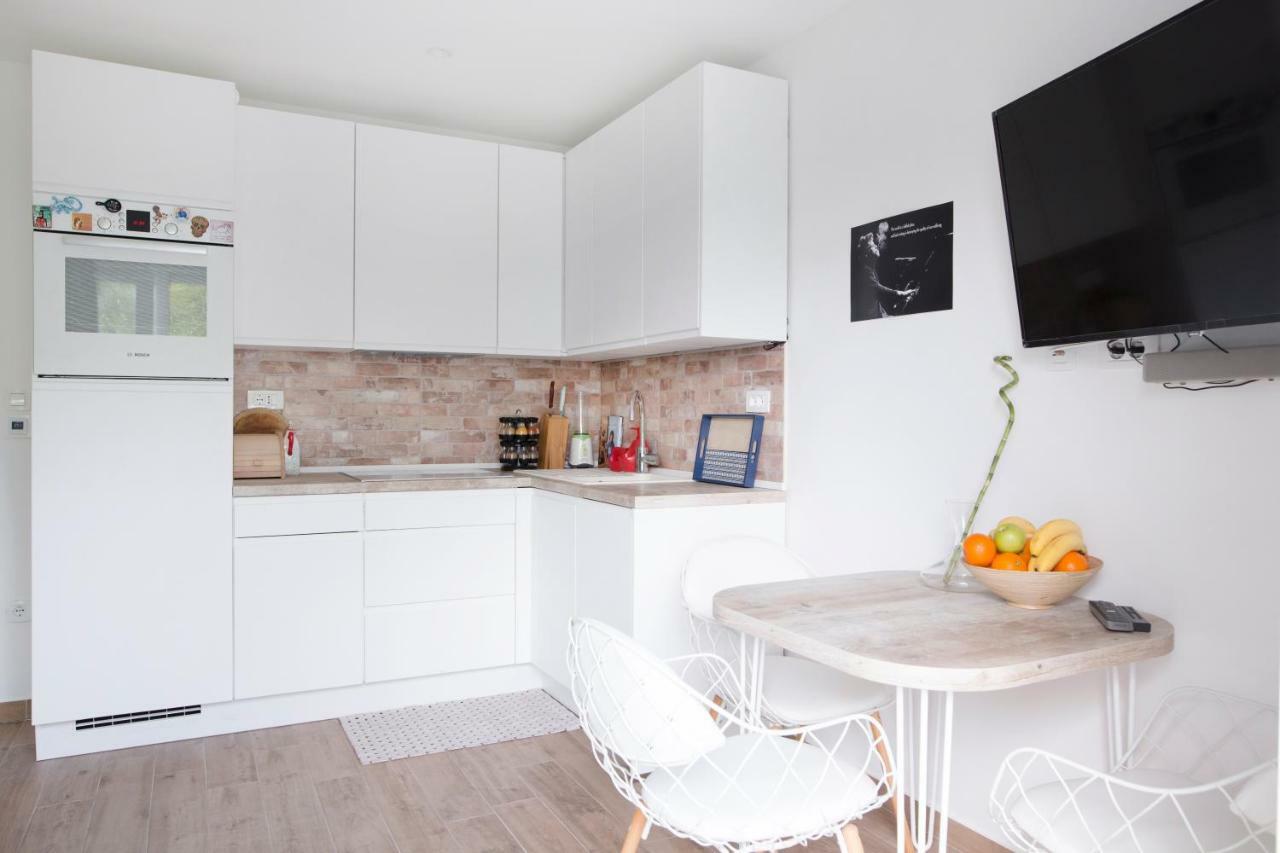 New Modern Apartment Near A Beach In Center Split Exteriör bild